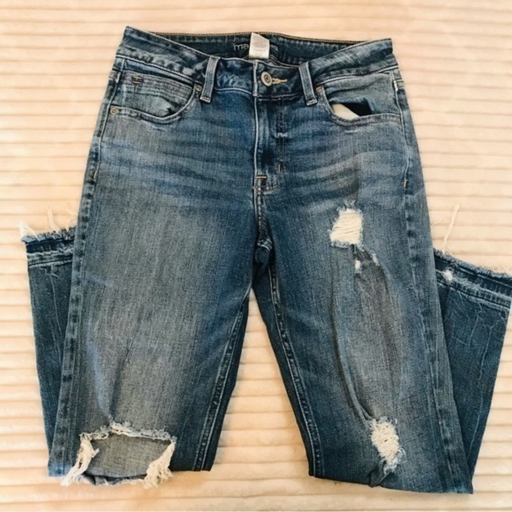 Maurices Distressed Skinny Jeans Destructed Cropped Raw Hems Women’s size 4 27